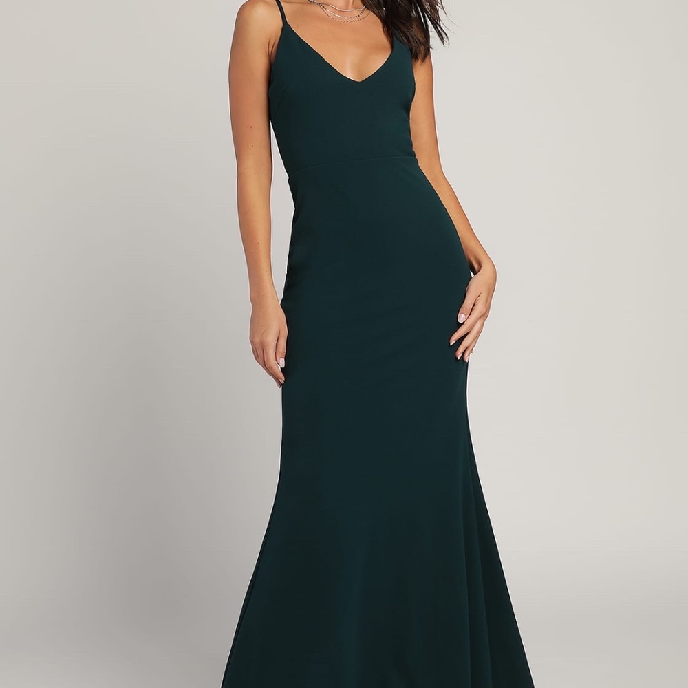 Lulu's Infinite Glory dress forest green ( NWT! Selling both XL and L sizes!)